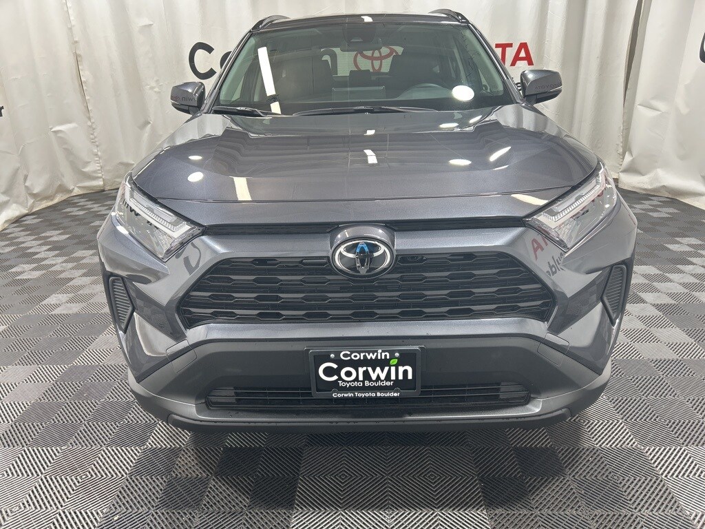 2025 Toyota RAV4 XLE photo 2