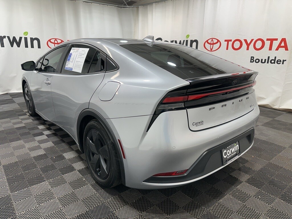 2024 Toyota Prius Limited photo 4