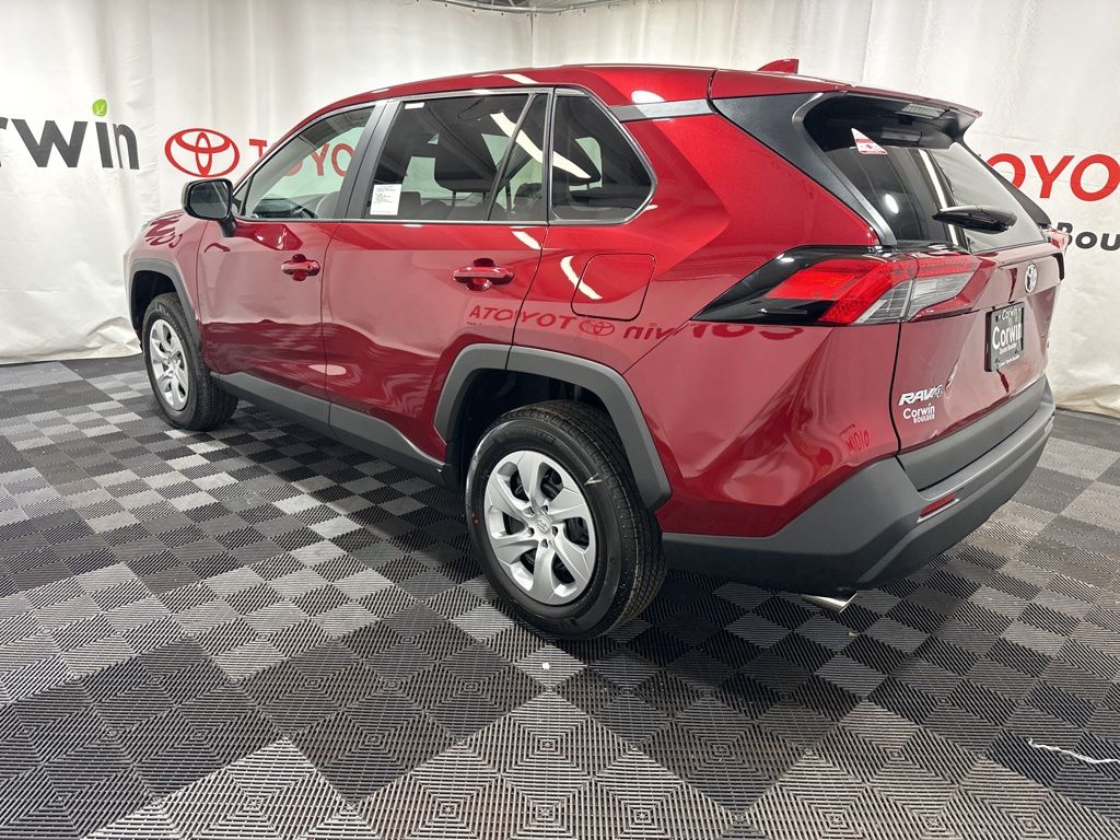 2025 Toyota RAV4 LE photo 4
