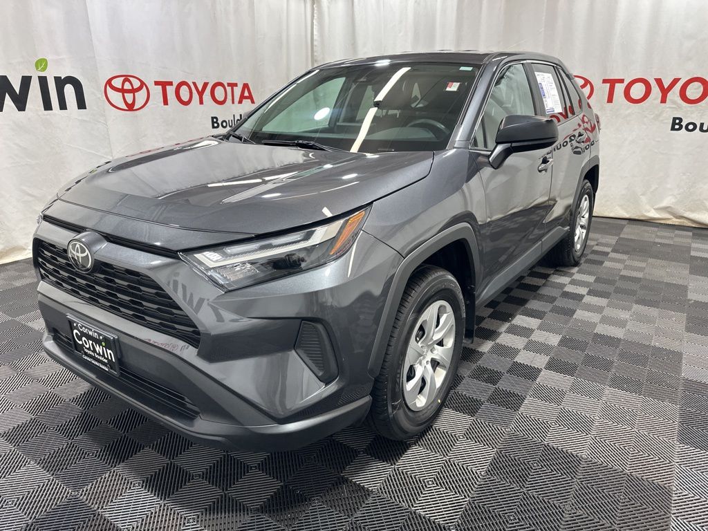 2023 Toyota RAV4 LE photo 3