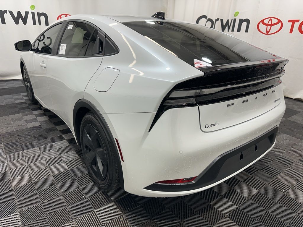 2026 Toyota Prius Plug-in Hybrid SE photo 4