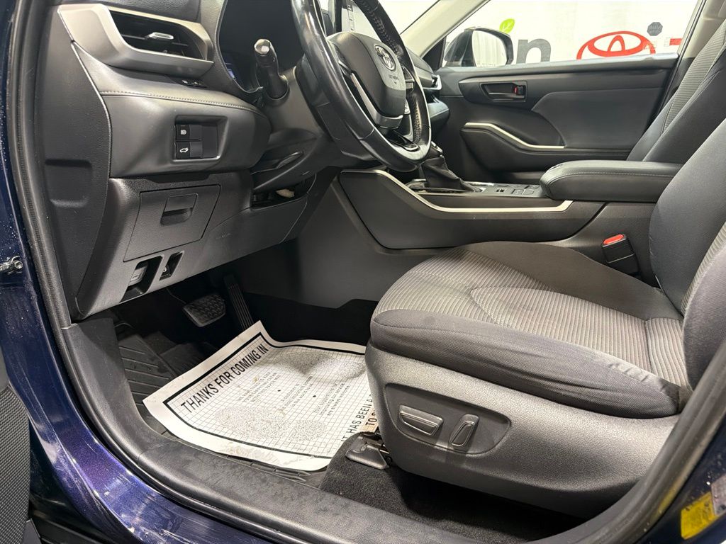 2020 Toyota Highlander 24