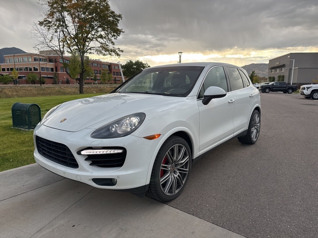 2014 Porsche Cayenne Turbo photo 3