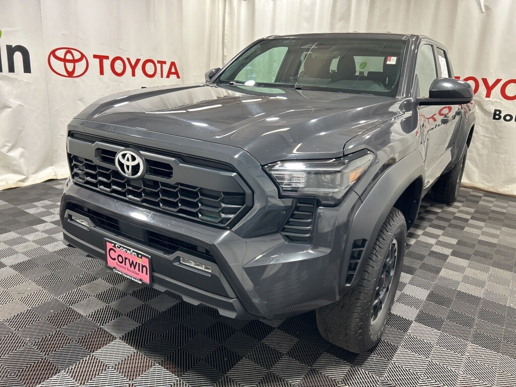 2024 Toyota Tacoma TRD Off-Road photo 3