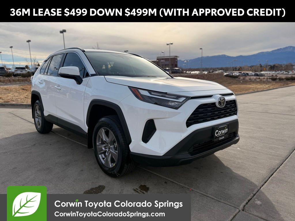 2025 Toyota RAV4 XLE's photo