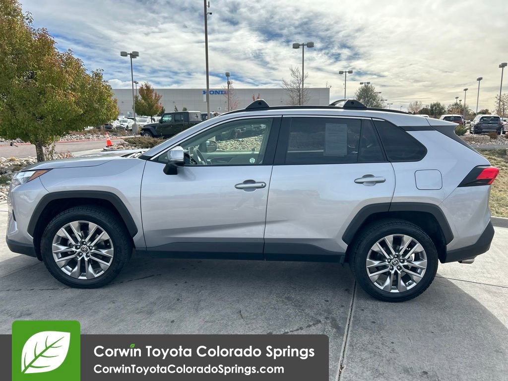 2023 Toyota RAV4 XLE Premium photo 2