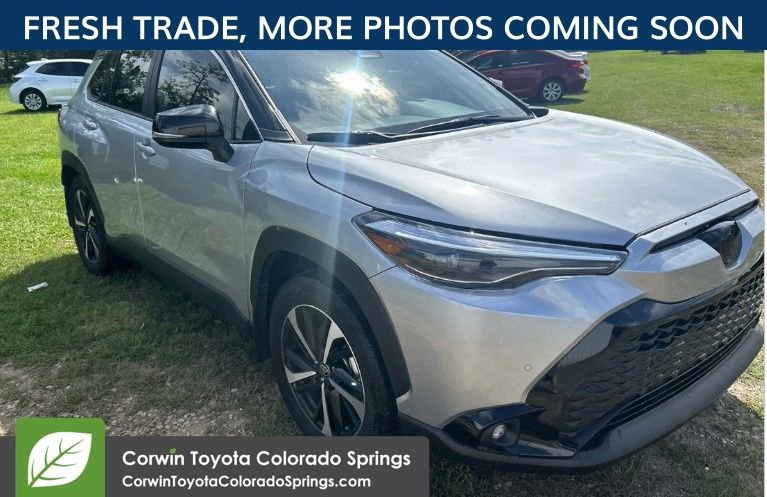 2025 Toyota Corolla Cross Hybrid XSE AWD's photo