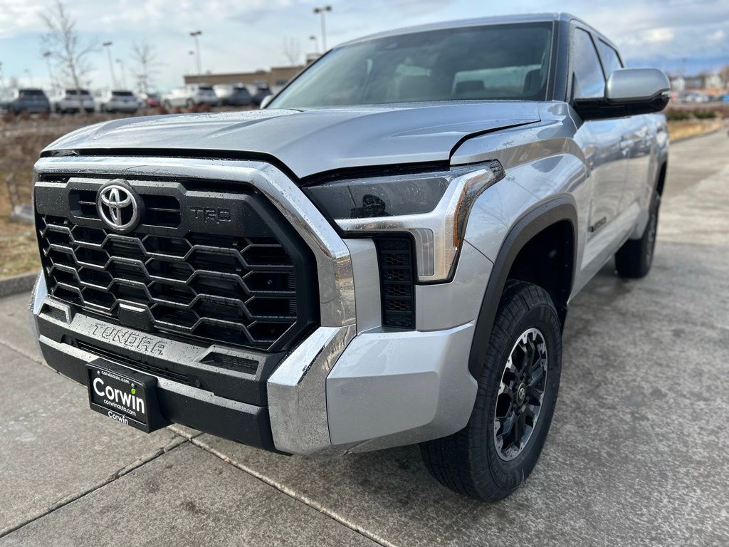 2025 Toyota Tacoma TRD Off-Road photo 2