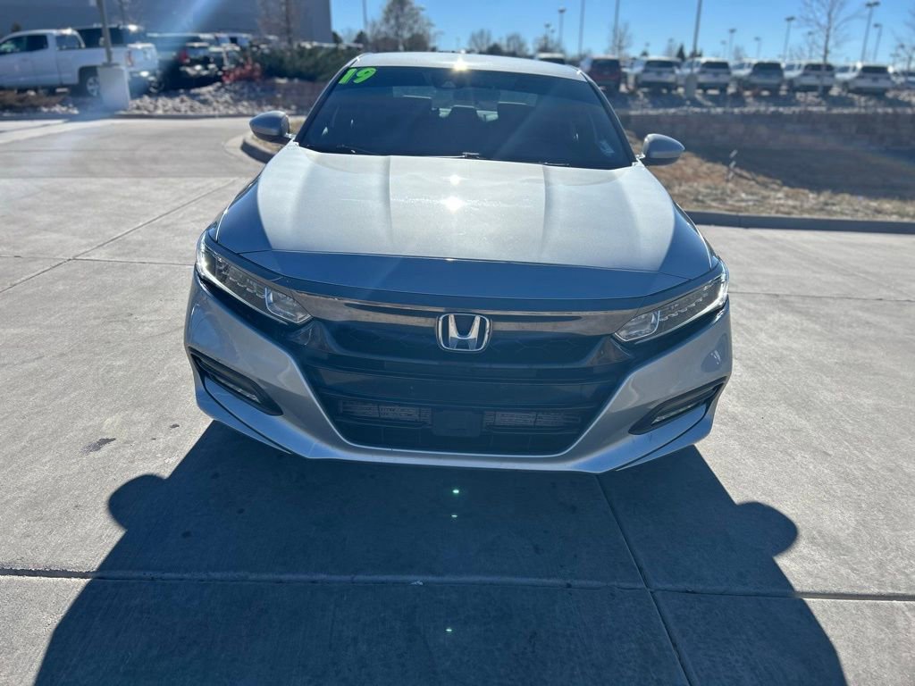 2019 Honda Accord Sport photo 2