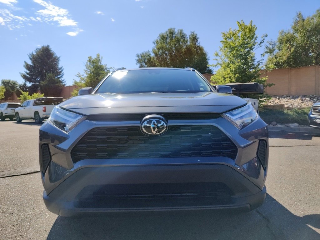 2025 Toyota RAV4 Hybrid XLE photo 2