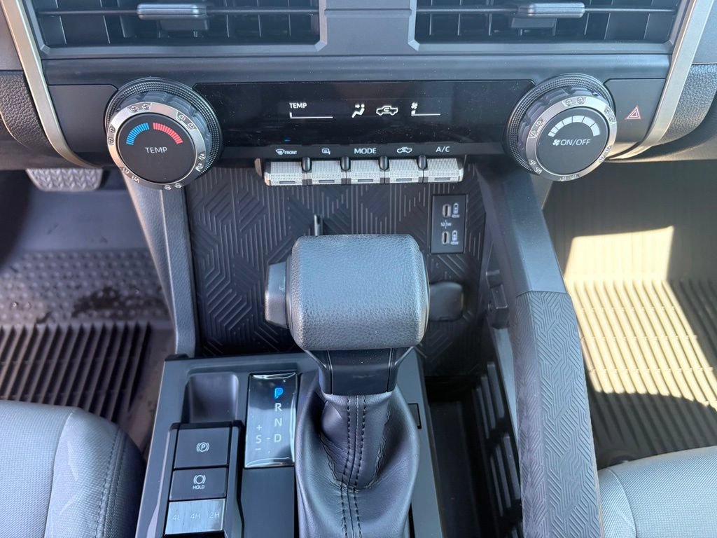 2026 Toyota Tacoma SR5 - Photo 18