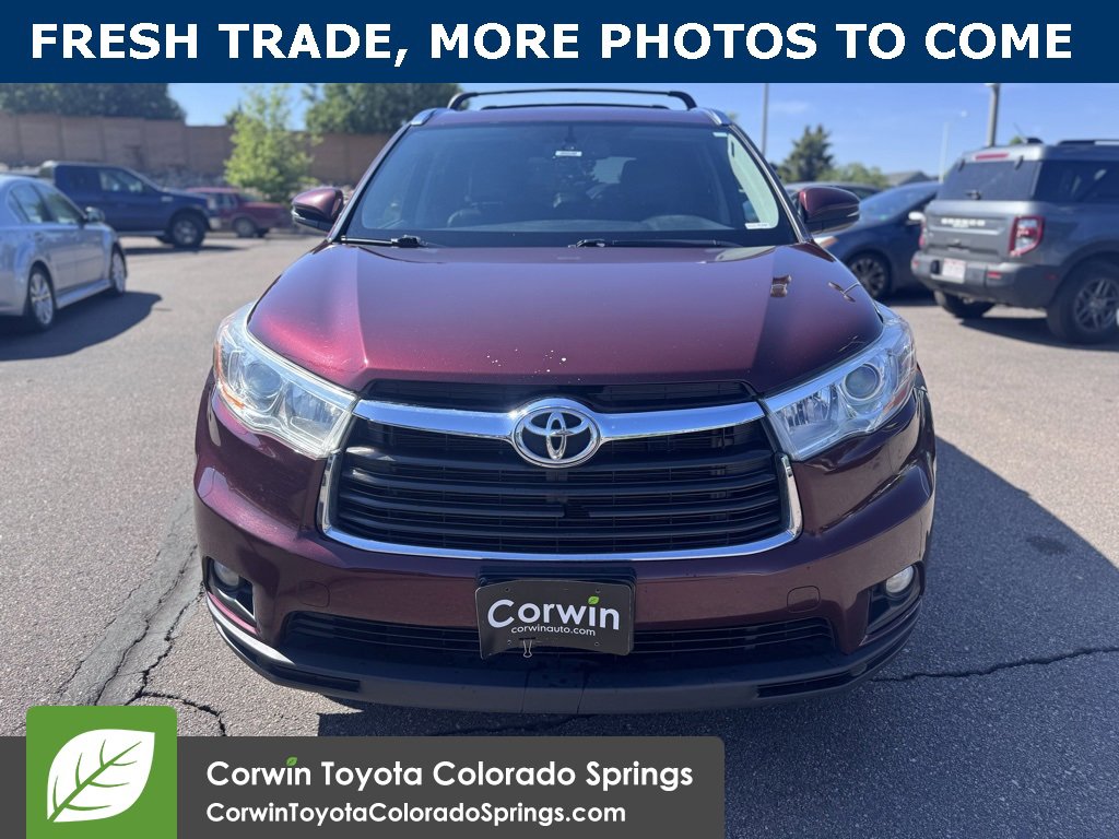 Used 2016 Toyota Highlander XLE with VIN 5TDJKRFH1GS255604 for sale in Colorado Springs, CO