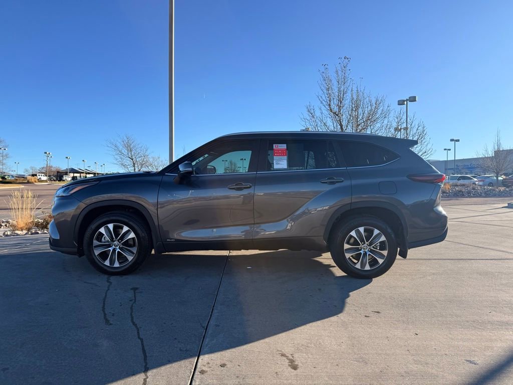 2025 Toyota Highlander Hybrid XLE photo 4