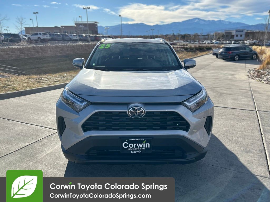 2025 Toyota RAV4 XLE photo 2