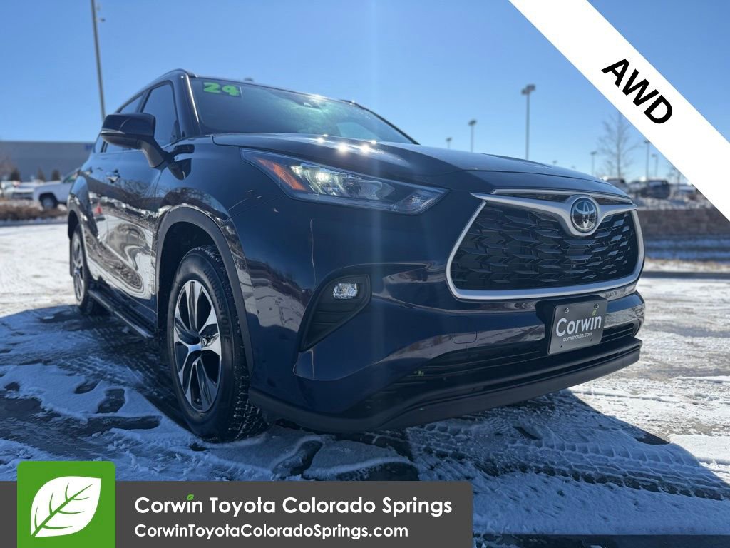 2024 Toyota Highlander XLE's photo