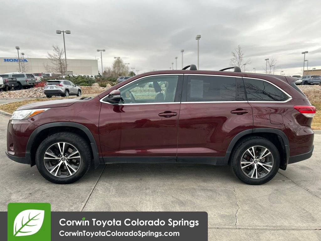 2019 Toyota Highlander LE Plus photo 4