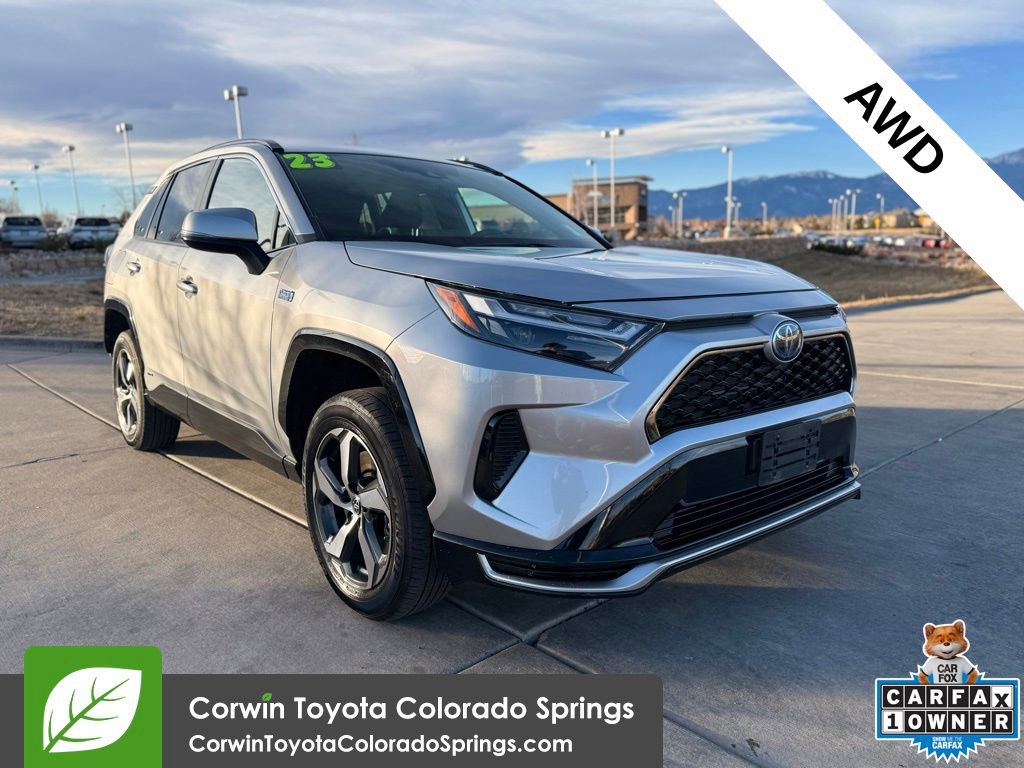 2023 Toyota RAV4 SE's photo