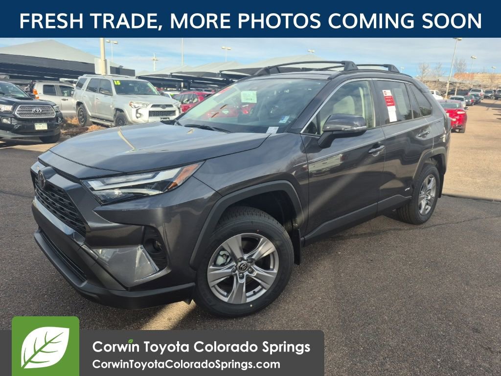 2025 Toyota RAV4 Hybrid XLE photo 3