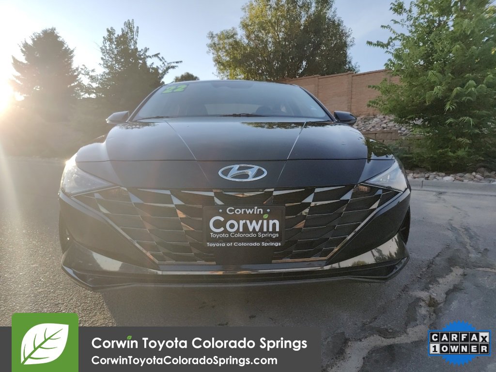 2022 Hyundai Elantra Limited photo 2