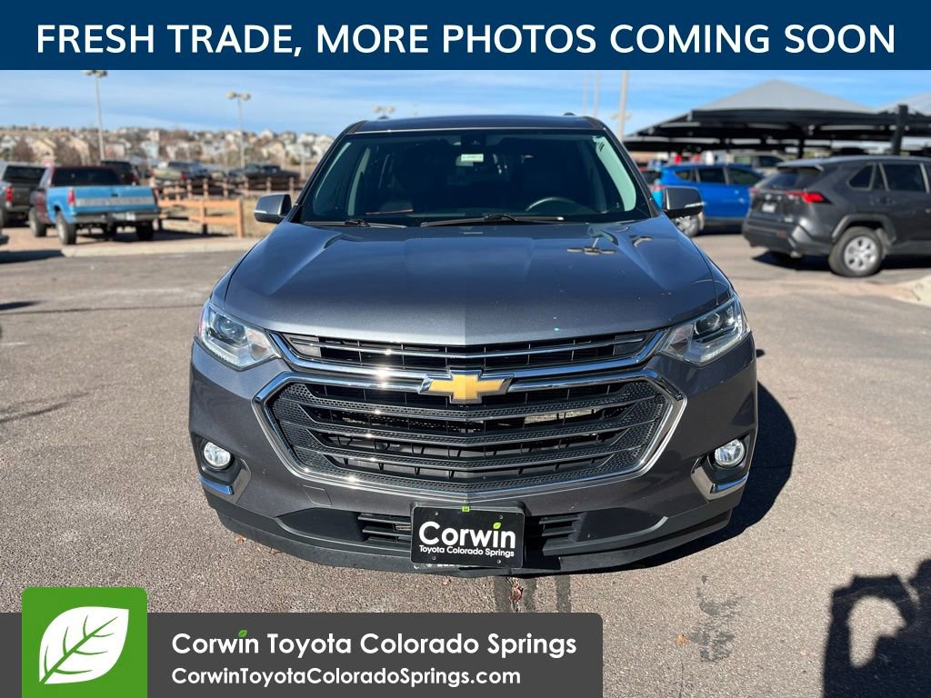 2021 Chevrolet Traverse Leather photo 2