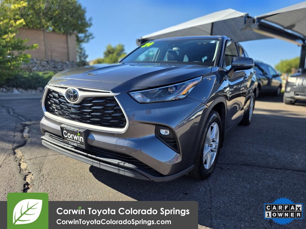 2024 Toyota Highlander LE photo 3