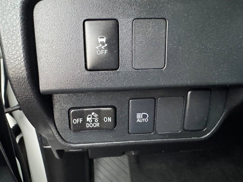 2023 Toyota Tacoma SR - Photo 34