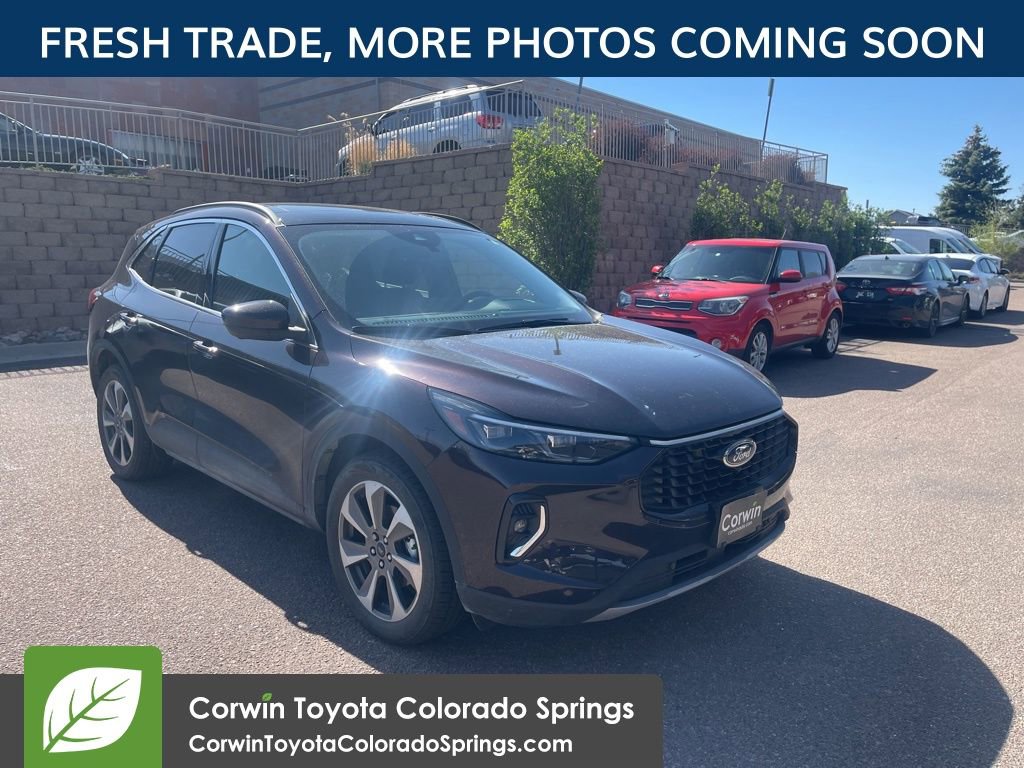2023 Ford Escape Platinum AWD's photo
