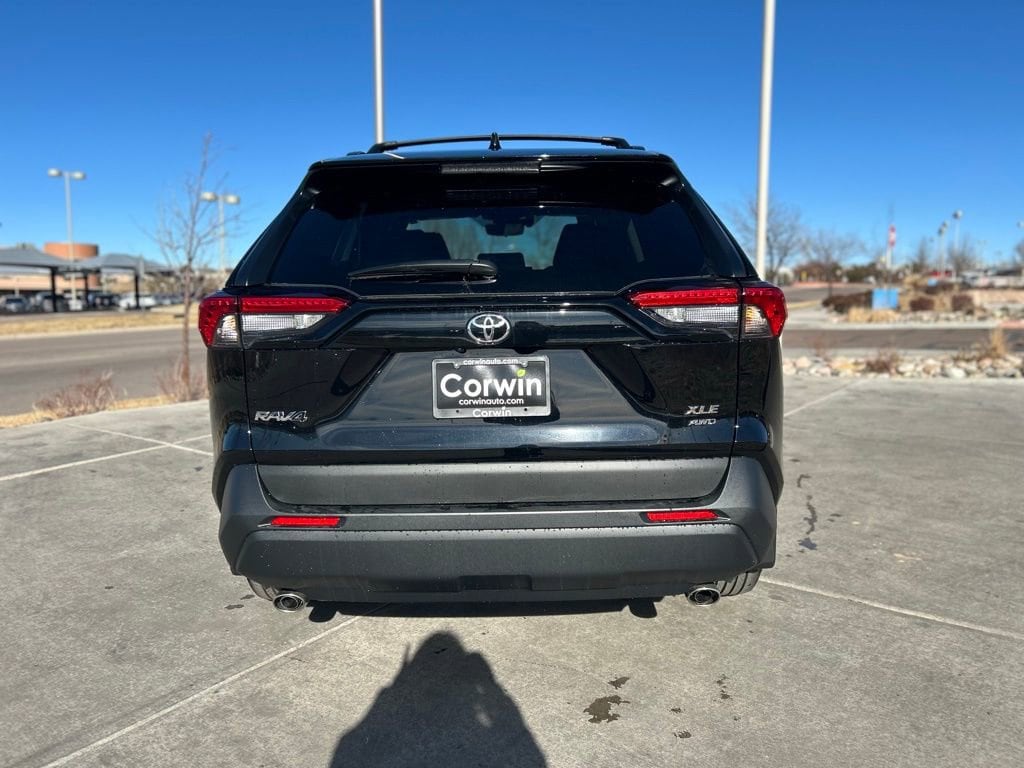 2025 Toyota RAV4 XLE Premium photo 3