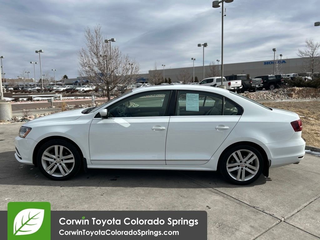 2017 Volkswagen Jetta 1.8T SEL photo 4