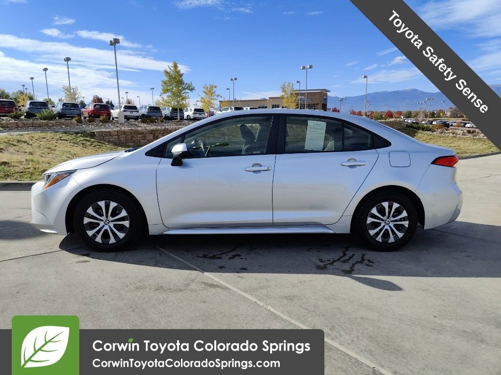 2022 Toyota Corolla Hybrid LE photo 4