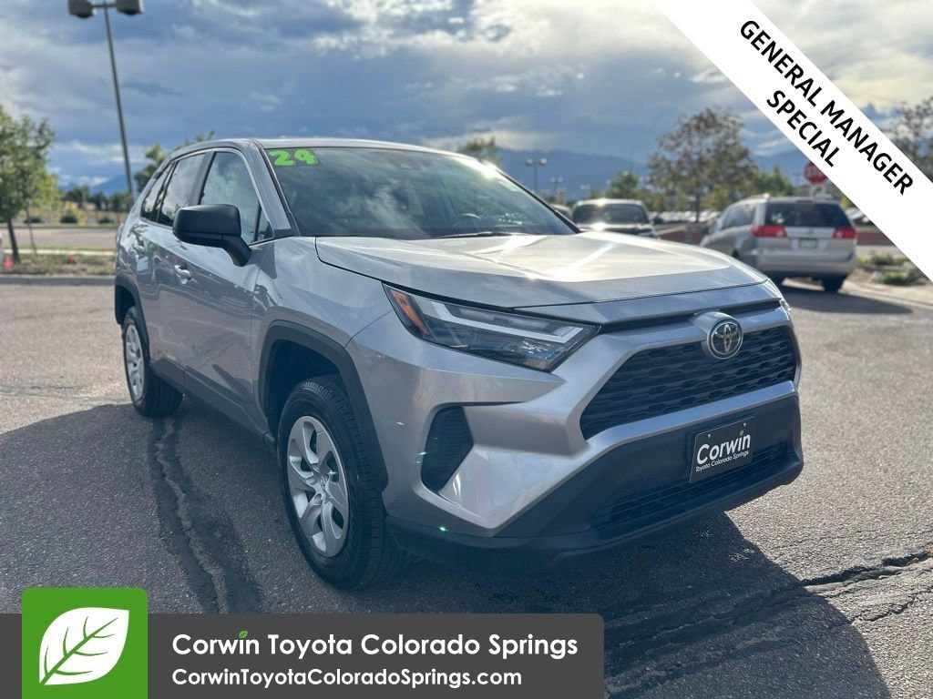 2024 Toyota RAV4 LE's photo