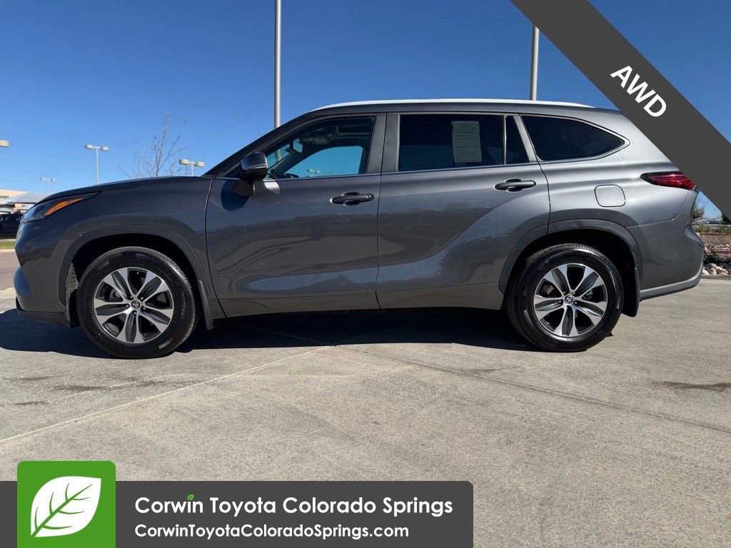 2023 Toyota Highlander XLE photo 4