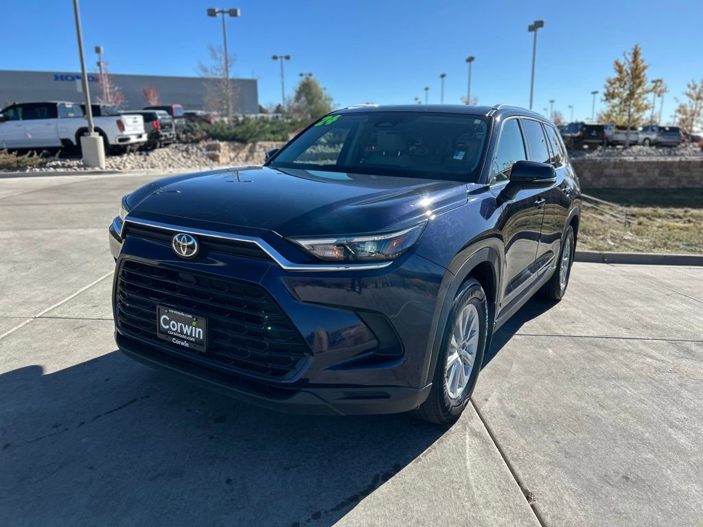 2024 Toyota Grand Highlander XLE photo 3