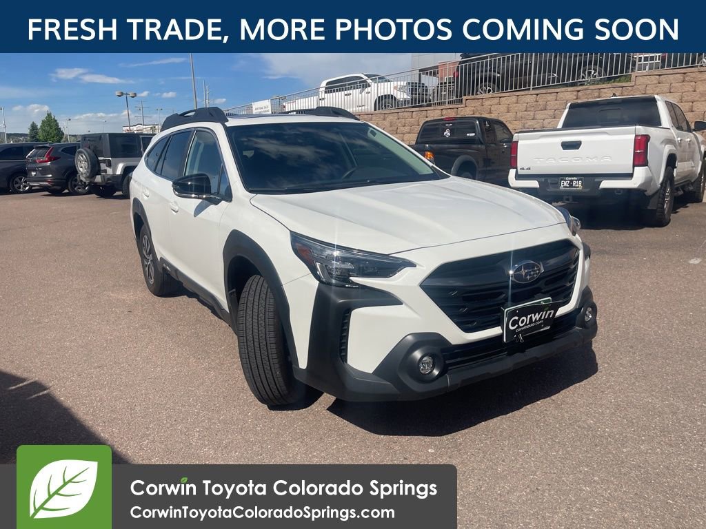 2025 Subaru Outback Premium's photo
