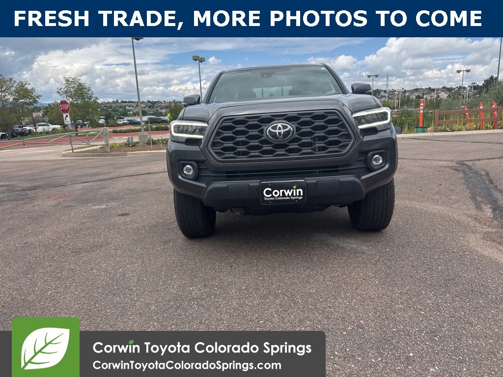 2022 Toyota Tacoma TRD V6 photo 2
