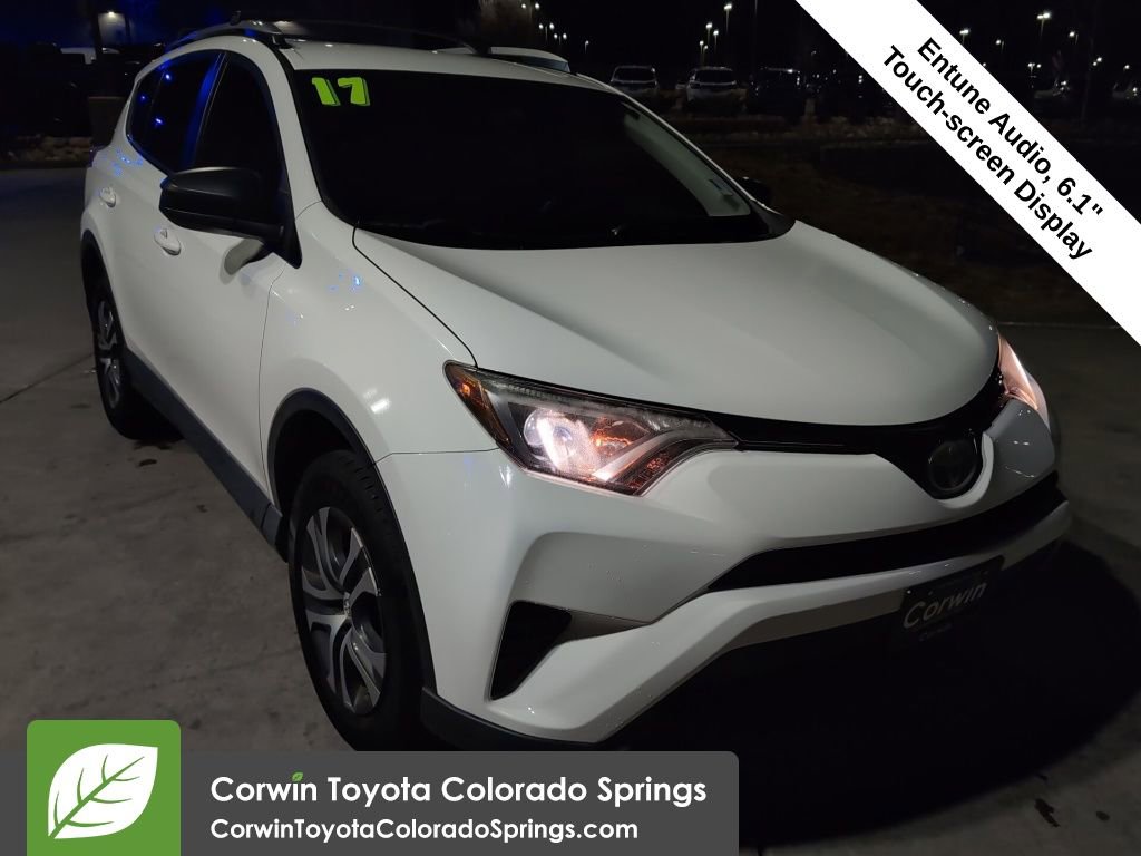 2017 Toyota RAV4 LE's photo