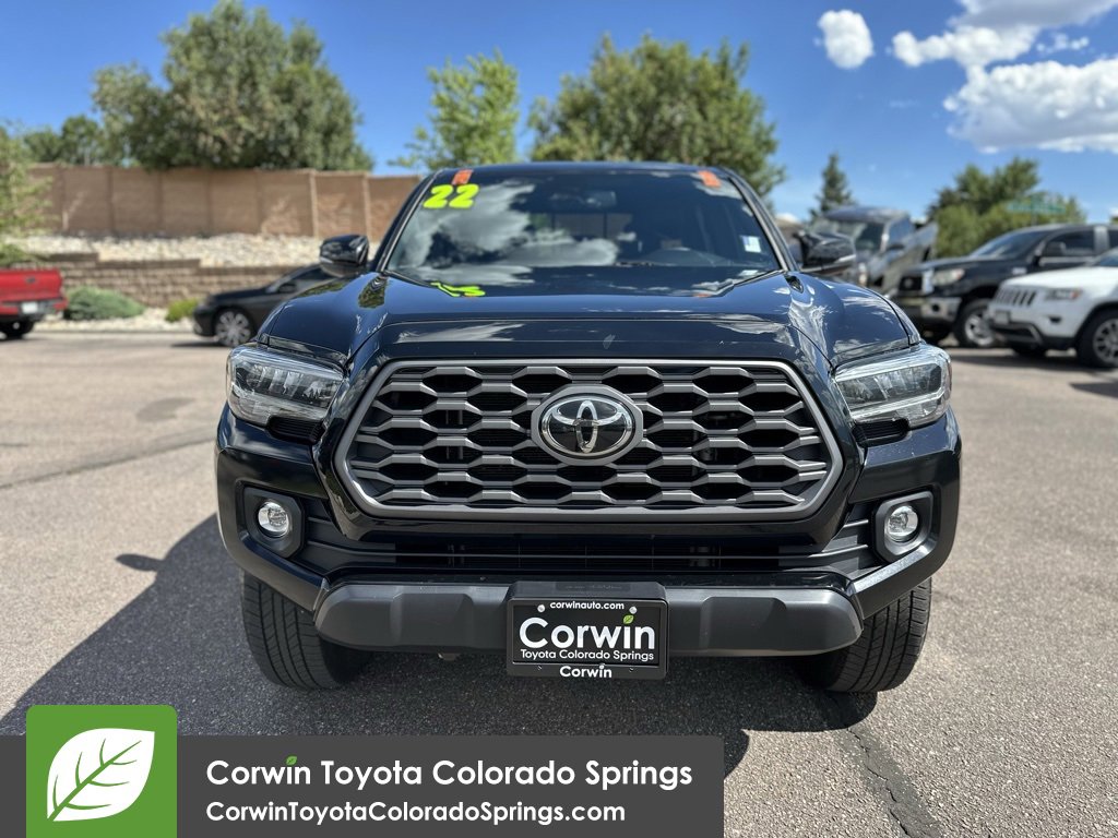2022 Toyota Tacoma TRD Off-Road photo 2