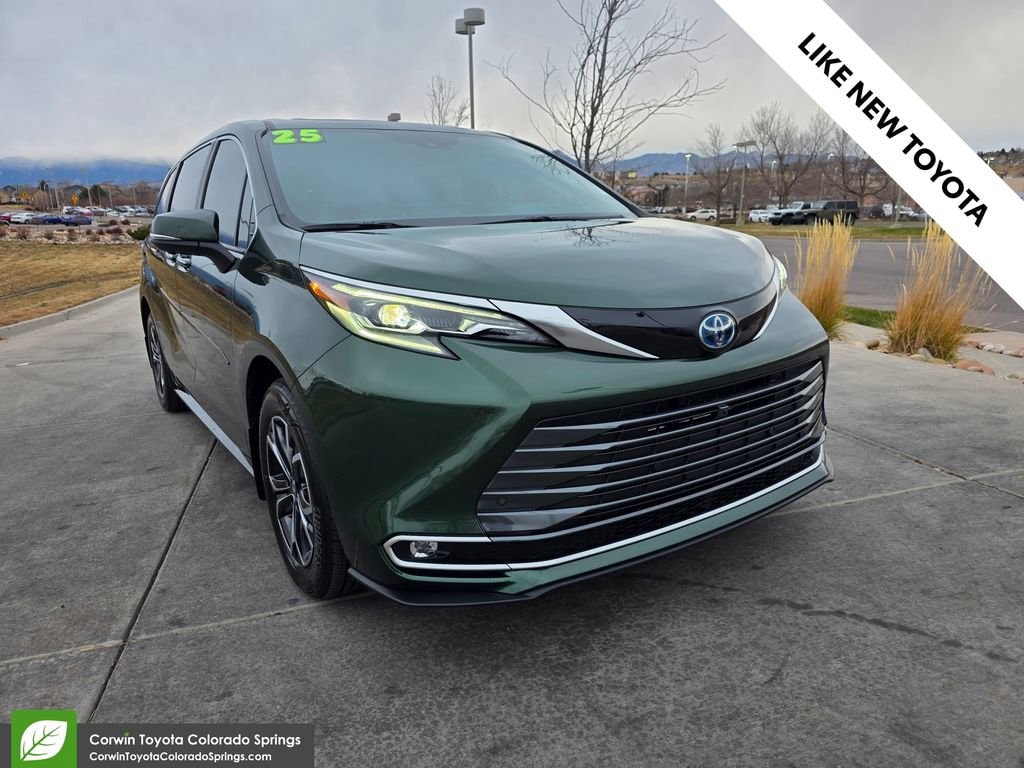 2025 Toyota Sienna Platinum's photo