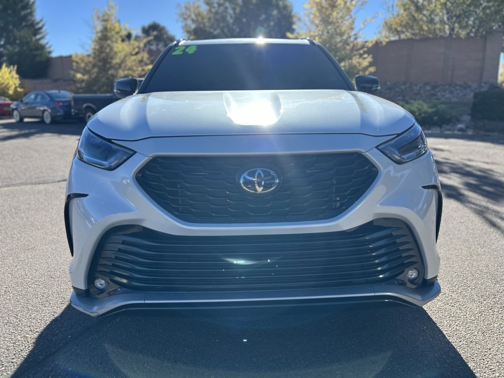 2024 Toyota Highlander XSE photo 2