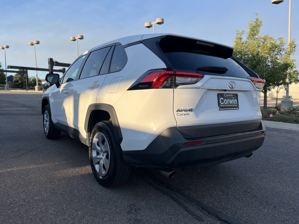 2024 Toyota RAV4 LE photo 3