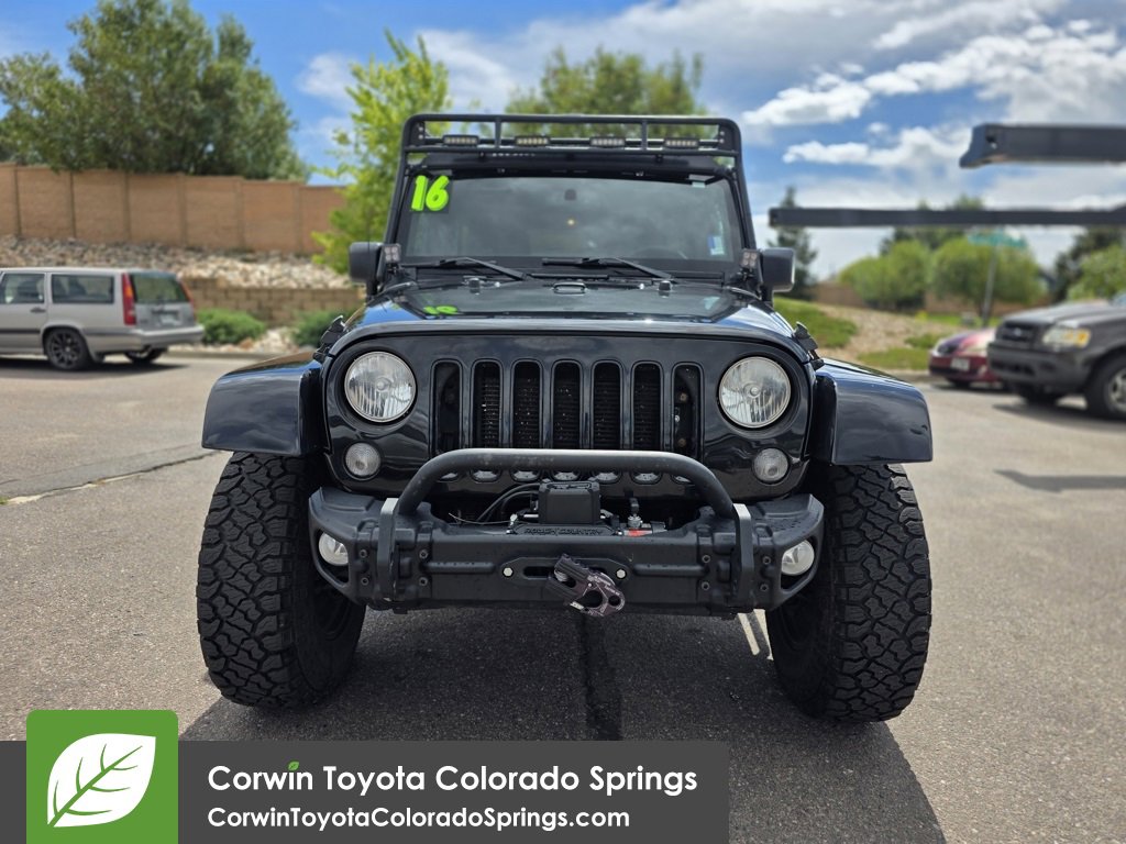 2016 Jeep Wrangler Unlimited Sahara photo 2
