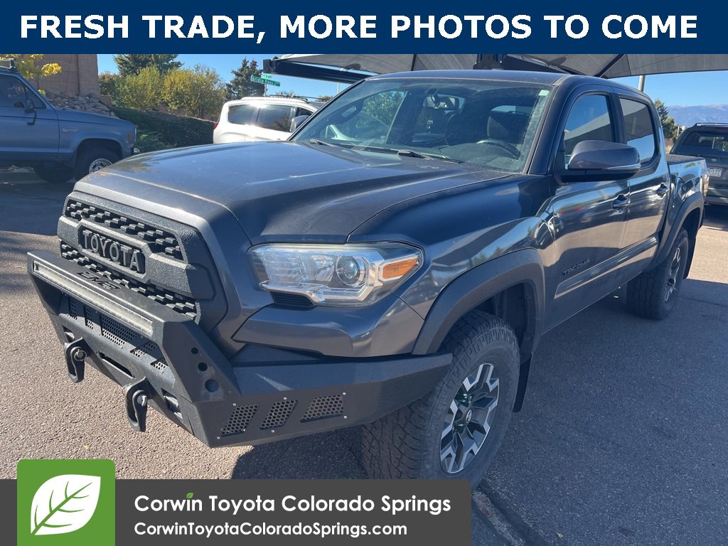 2017 Toyota Tacoma TRD V6 photo 3