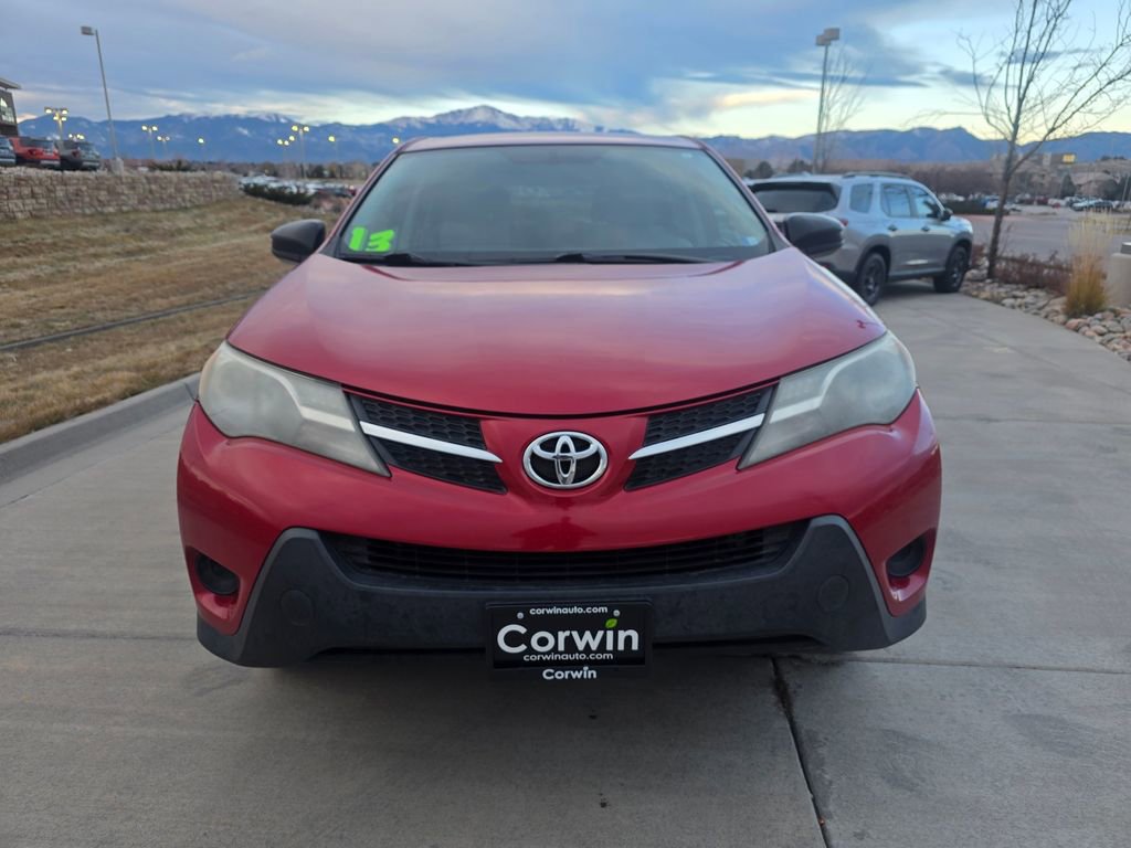 2013 Toyota RAV4 LE photo 2