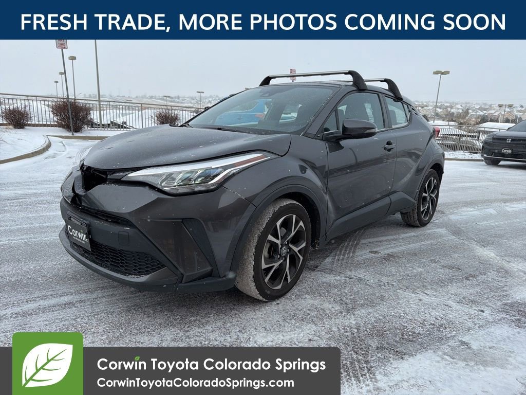 2022 Toyota C-HR XLE photo 3