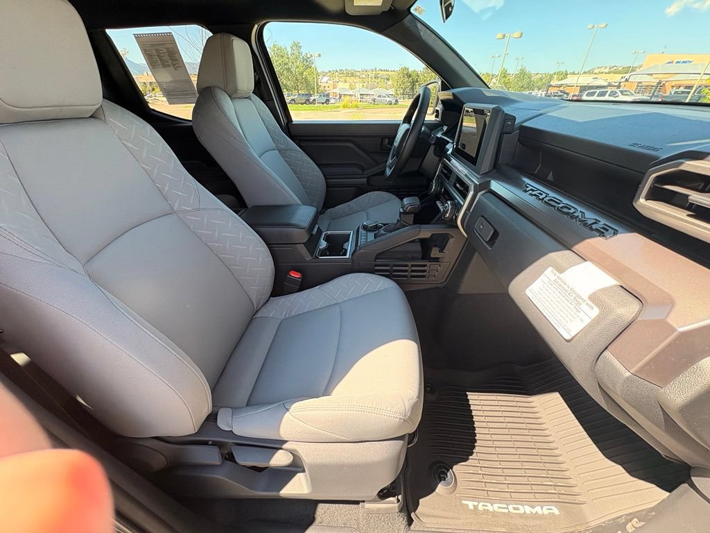 2026 Toyota Tacoma SR5 - Photo 32