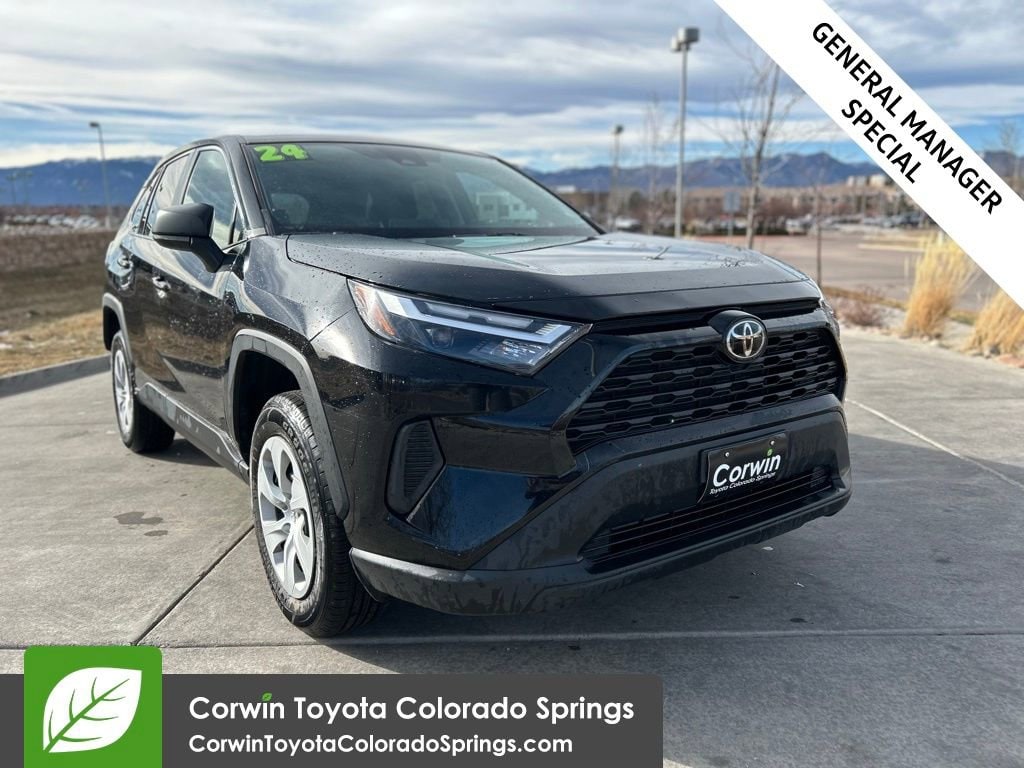 2024 Toyota RAV4 LE's photo