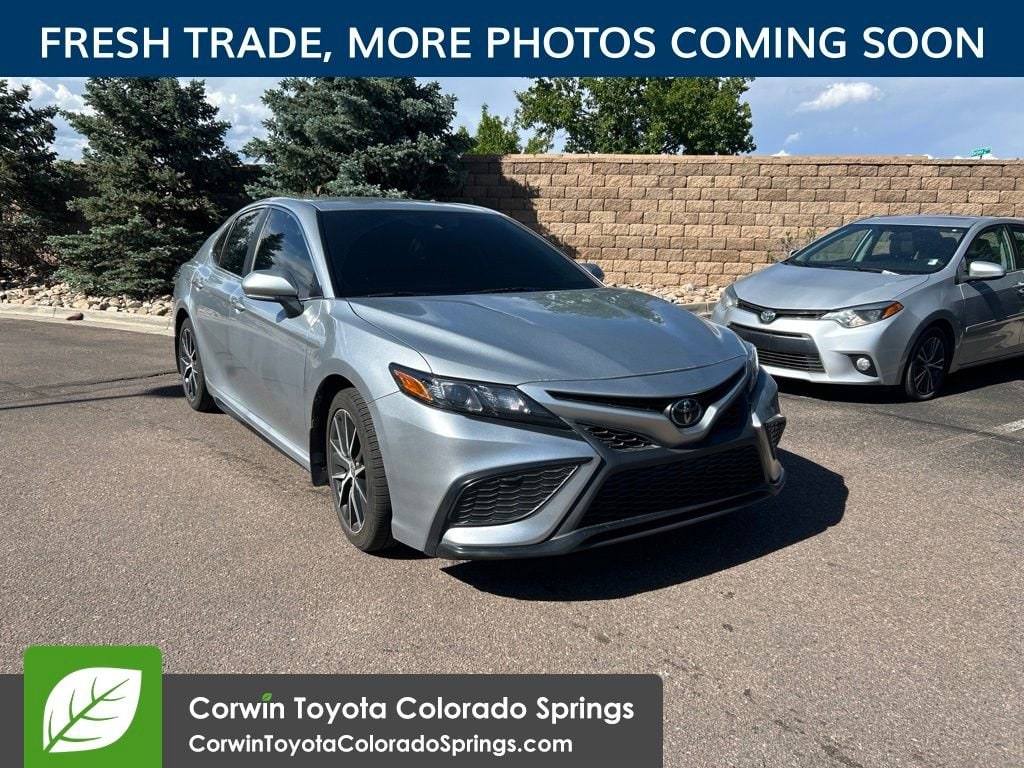 2023 Toyota Camry SE's photo