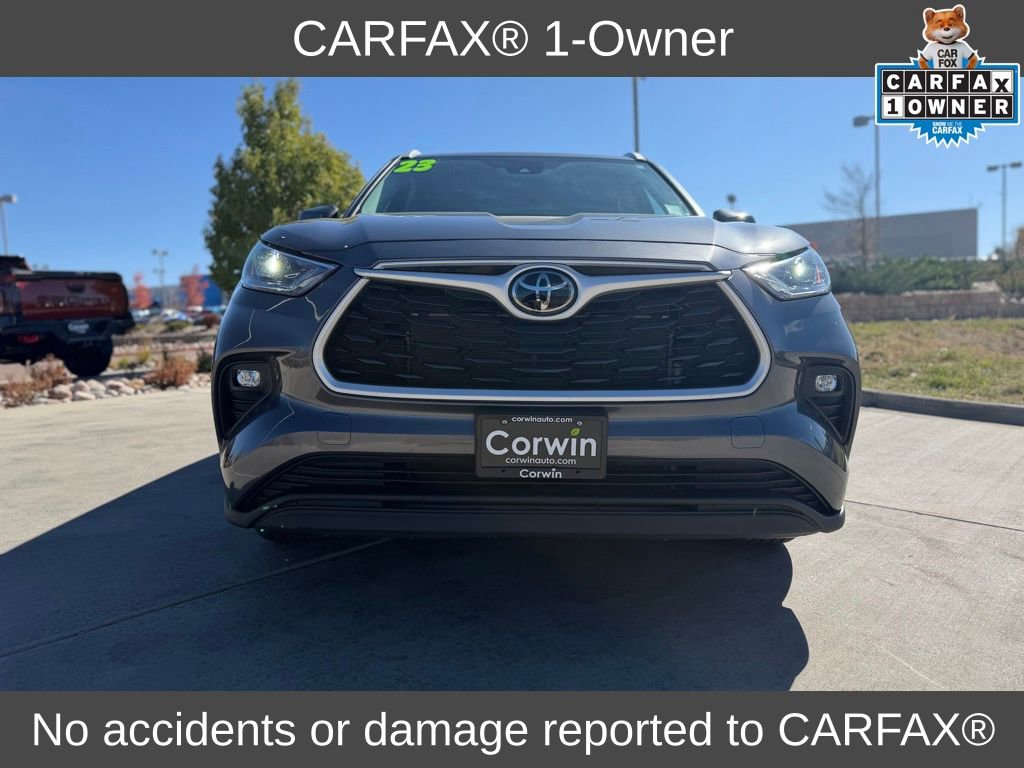 2023 Toyota Highlander XLE photo 2