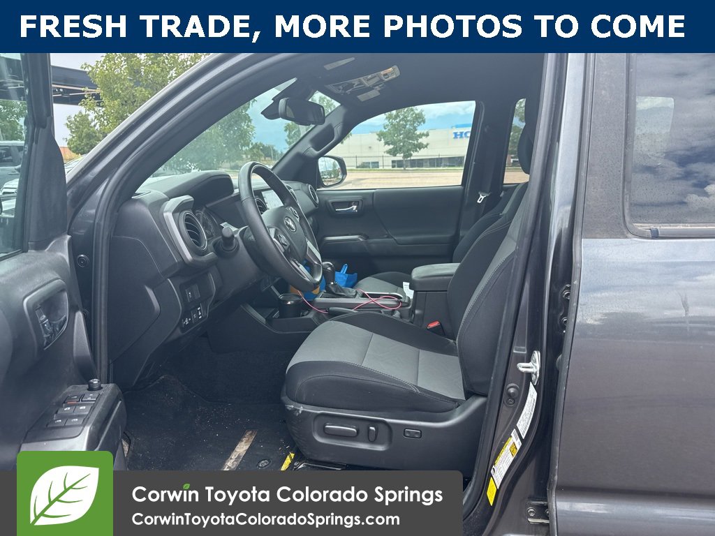 2022 Toyota Tacoma TRD V6 photo 4
