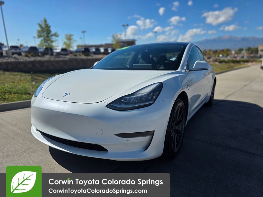 2020 Tesla Model 3 Standard Range Plus photo 3